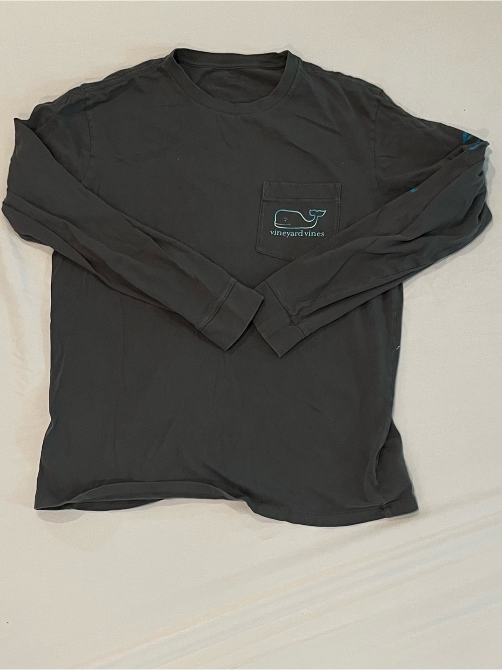 Vineyard Vines Long-Sleeve Pocket Tee - Charcoal with Teal Whale
